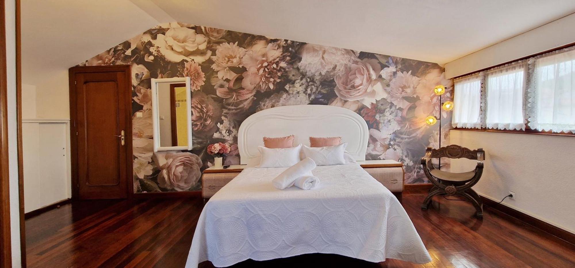 Cosma House Hotel Hinojedo Bilik gambar