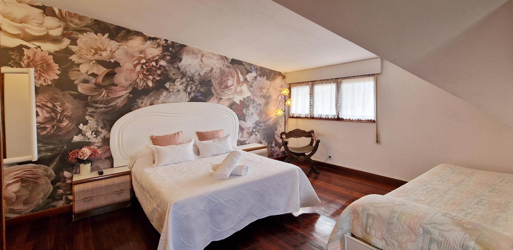 Cosma House Hotel Hinojedo Bilik gambar