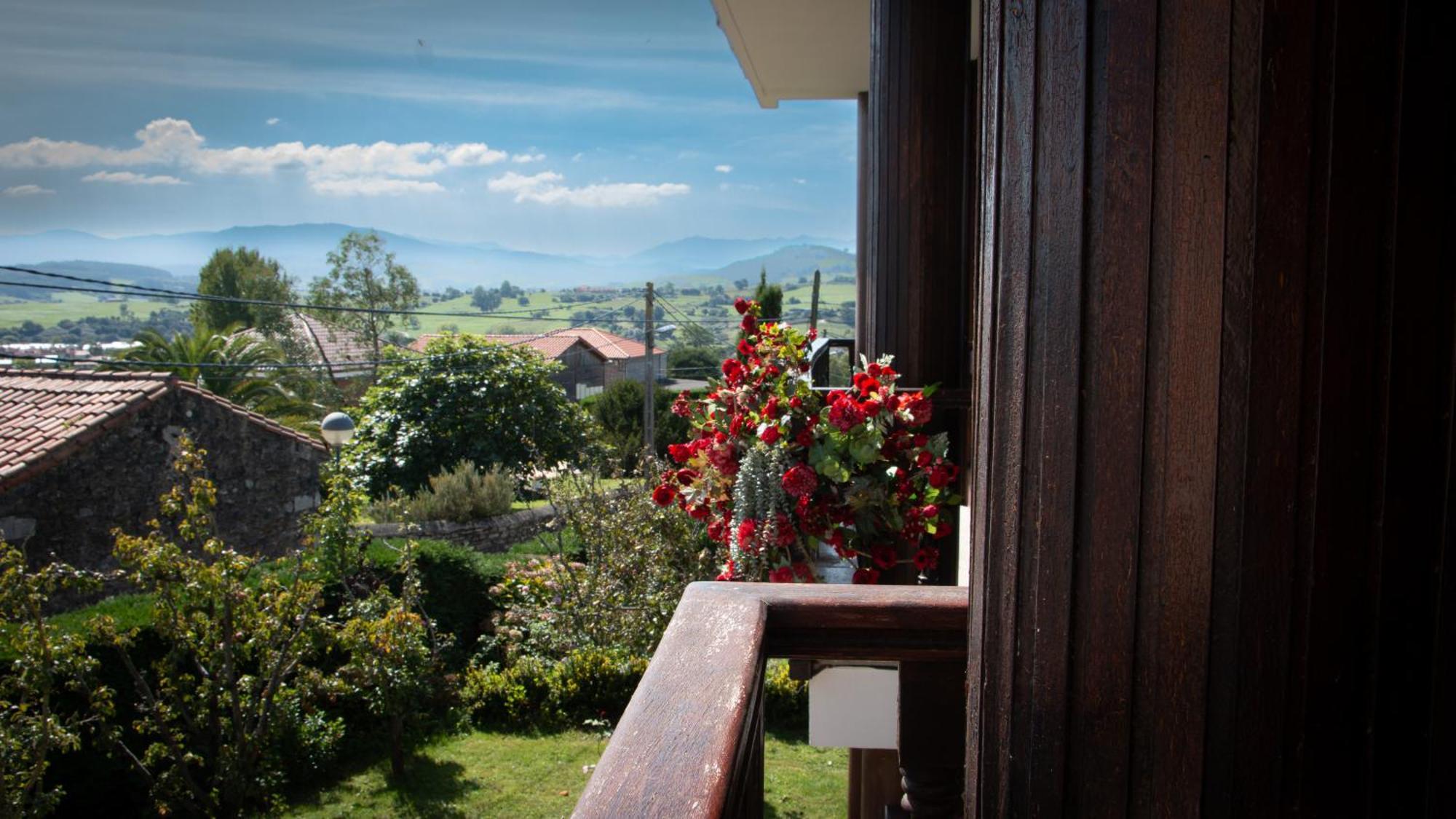 Cosma House Hotel Hinojedo Luaran gambar
